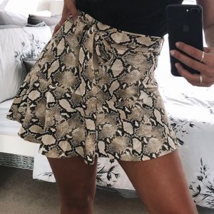 Zara snake skort Medium